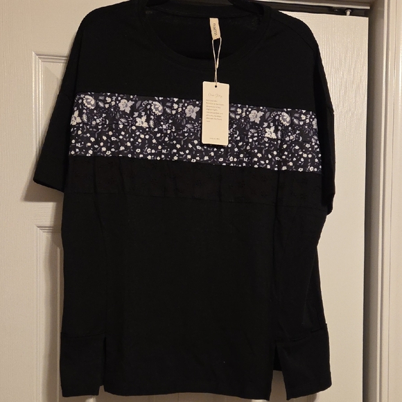 Black Floral Women's Short Sleeve Tee - Picture 1 of 5